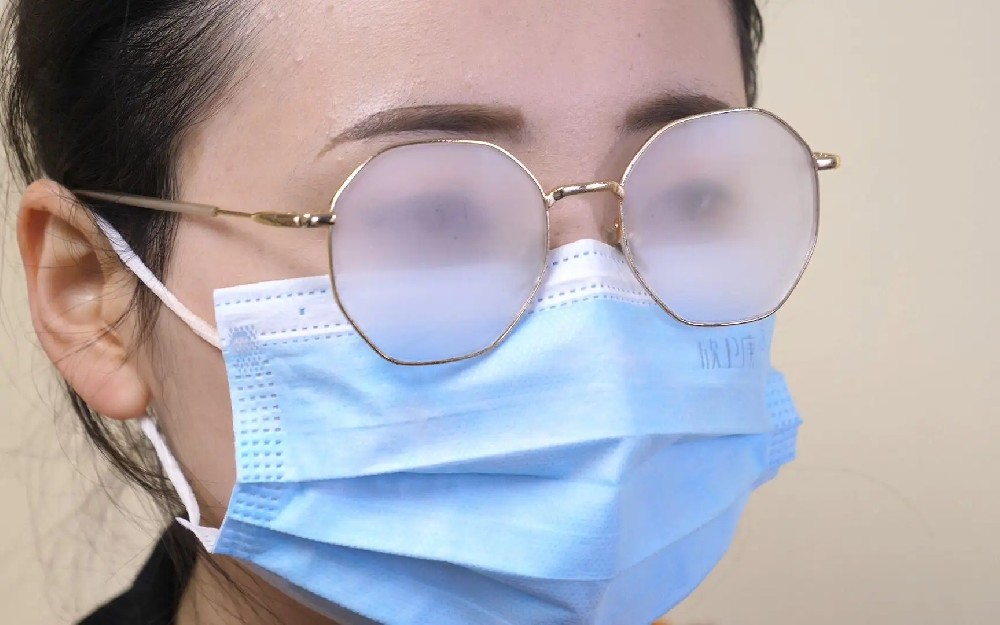 防雾湿巾成了有车族和眼镜党的福音