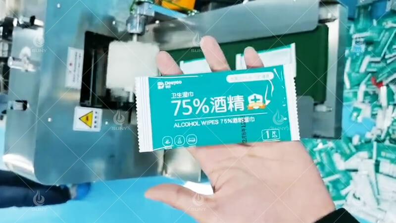 河南济源一医药公司1-10片单机头全自动湿巾机