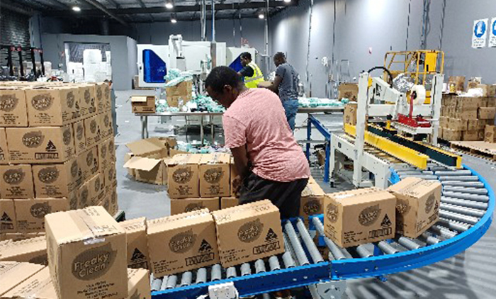 澳大利亚 12道双小卷全自动湿巾生产线